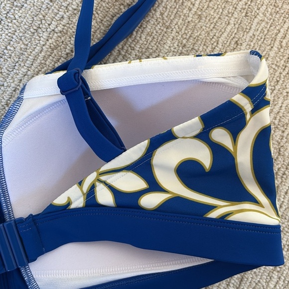Boden Ladies Glorious British Style Blue Cream Pattern Bikini Top NWOT - Picture 5 of 7